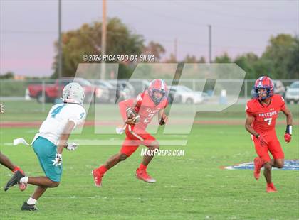 Thumbnail 2 in Royal vs Almeta Crawford photogallery.
