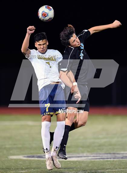Thumbnail 2 in Yuma Catholic vs. Veritas Prep (AIA 3A Final) photogallery.