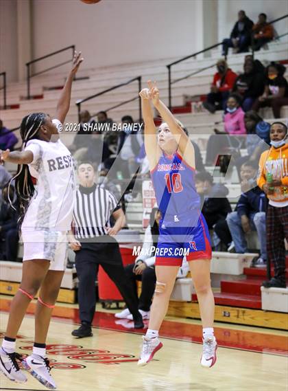 Thumbnail 1 in Roncalli @ Pike photogallery.