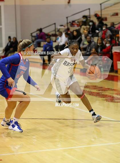Thumbnail 2 in Roncalli @ Pike photogallery.