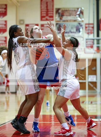 Thumbnail 3 in Roncalli @ Pike photogallery.