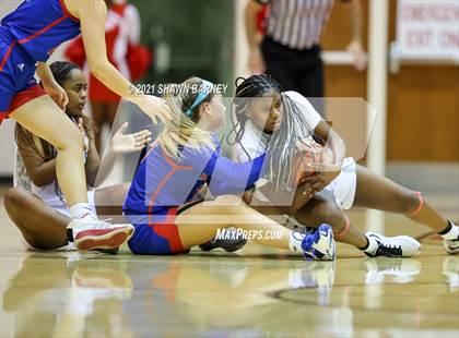 Thumbnail 1 in Roncalli @ Pike photogallery.