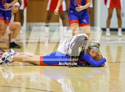 Thumbnail 2 in Roncalli @ Pike photogallery.