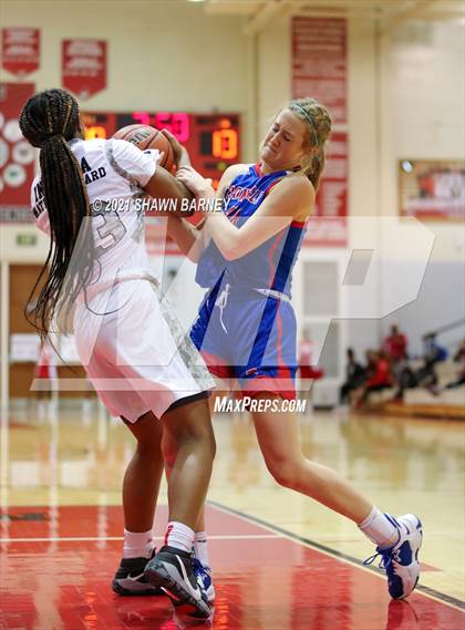 Thumbnail 2 in Roncalli @ Pike photogallery.