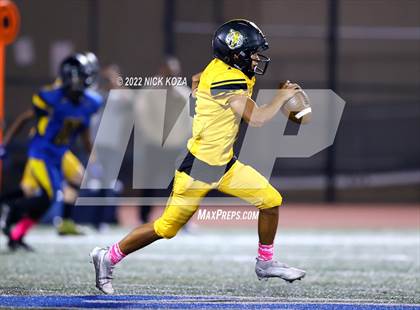 Thumbnail 2 in Verbum Dei vs. Bosco Tech photogallery.