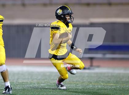 Thumbnail 1 in Verbum Dei vs. Bosco Tech photogallery.