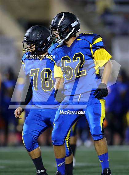 Thumbnail 1 in Verbum Dei vs. Bosco Tech photogallery.