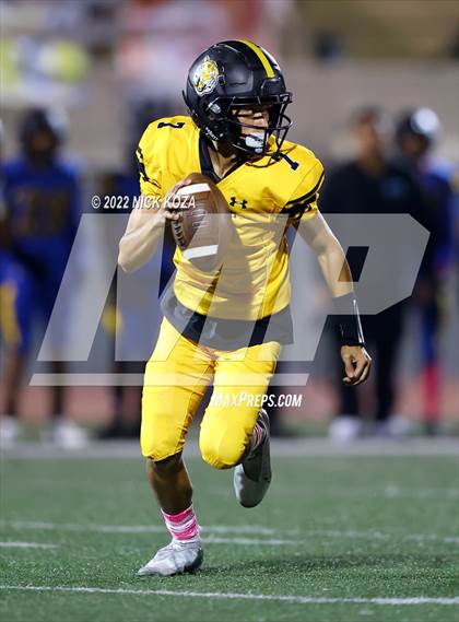 Thumbnail 1 in Verbum Dei vs. Bosco Tech photogallery.