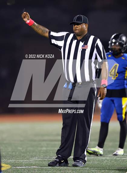 Thumbnail 1 in Verbum Dei vs. Bosco Tech photogallery.