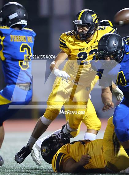 Thumbnail 3 in Verbum Dei vs. Bosco Tech photogallery.
