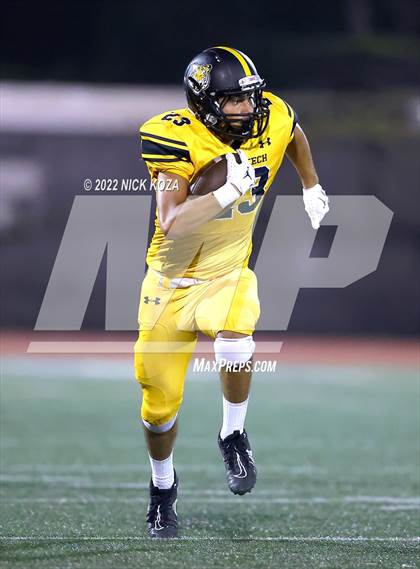 Thumbnail 2 in Verbum Dei vs. Bosco Tech photogallery.