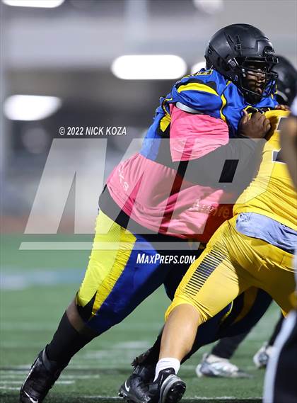Thumbnail 1 in Verbum Dei vs. Bosco Tech photogallery.