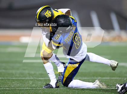 Thumbnail 1 in Verbum Dei vs. Bosco Tech photogallery.