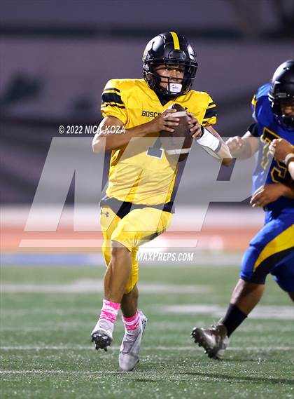 Thumbnail 3 in Verbum Dei vs. Bosco Tech photogallery.