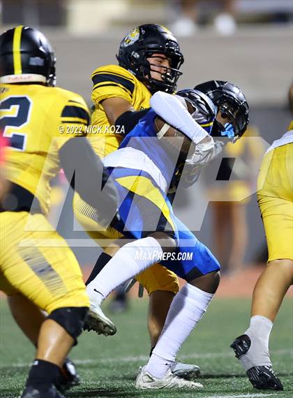 Thumbnail 1 in Verbum Dei vs. Bosco Tech photogallery.