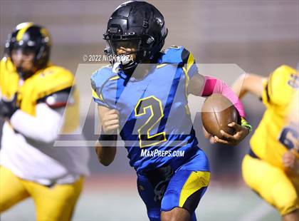 Thumbnail 1 in Verbum Dei vs. Bosco Tech photogallery.