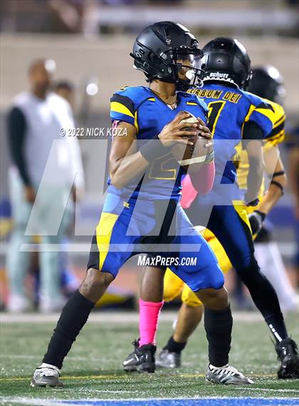 Thumbnail 1 in Verbum Dei vs. Bosco Tech photogallery.