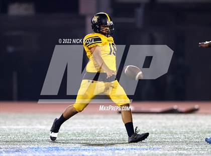 Thumbnail 3 in Verbum Dei vs. Bosco Tech photogallery.