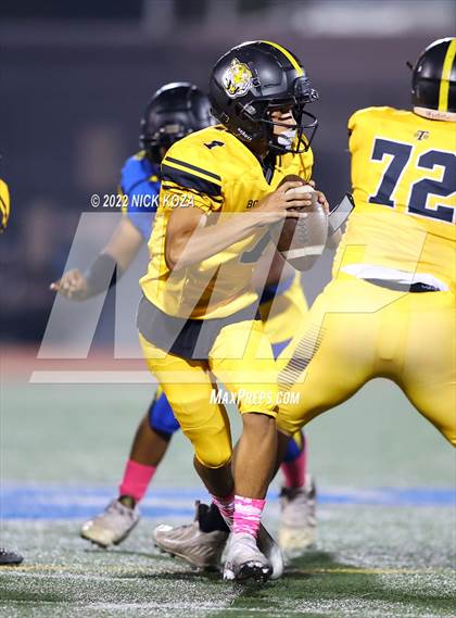 Thumbnail 3 in Verbum Dei vs. Bosco Tech photogallery.