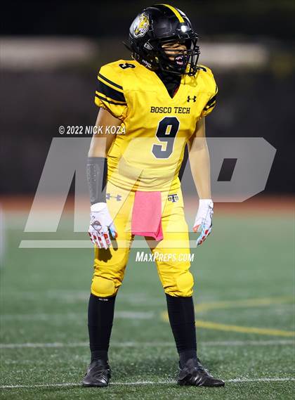 Thumbnail 1 in Verbum Dei vs. Bosco Tech photogallery.