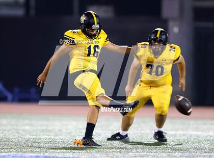 Thumbnail 2 in Verbum Dei vs. Bosco Tech photogallery.