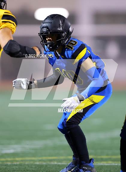 Thumbnail 1 in Verbum Dei vs. Bosco Tech photogallery.