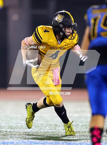 Thumbnail 1 in Verbum Dei vs. Bosco Tech photogallery.