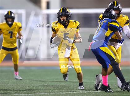 Thumbnail 2 in Verbum Dei vs. Bosco Tech photogallery.