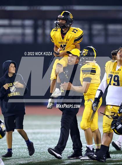 Thumbnail 1 in Verbum Dei vs. Bosco Tech photogallery.