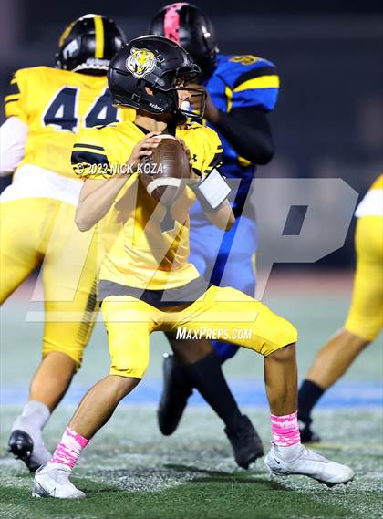 Thumbnail 1 in Verbum Dei vs. Bosco Tech photogallery.