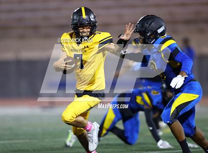 Thumbnail 1 in Verbum Dei vs. Bosco Tech photogallery.