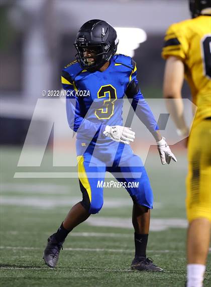 Thumbnail 1 in Verbum Dei vs. Bosco Tech photogallery.