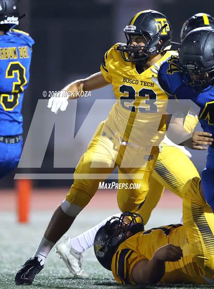 Thumbnail 1 in Verbum Dei vs. Bosco Tech photogallery.