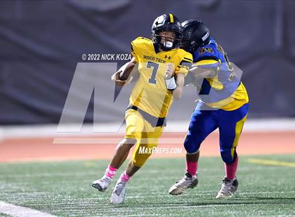 Thumbnail 3 in Verbum Dei vs. Bosco Tech photogallery.