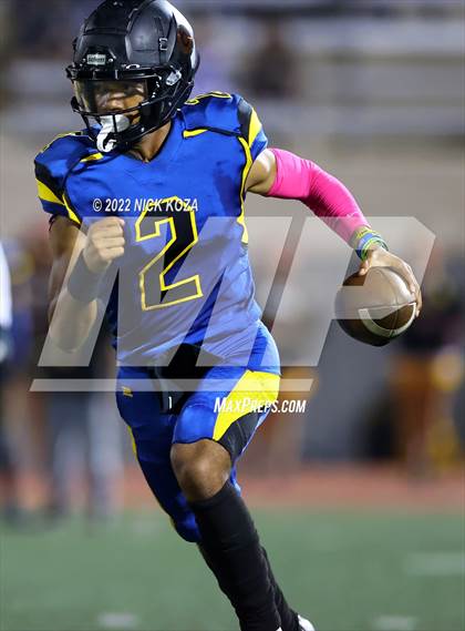 Thumbnail 1 in Verbum Dei vs. Bosco Tech photogallery.