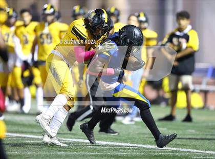 Thumbnail 1 in Verbum Dei vs. Bosco Tech photogallery.