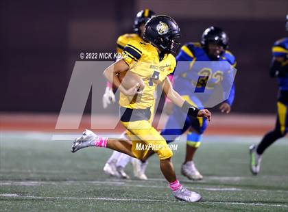 Thumbnail 1 in Verbum Dei vs. Bosco Tech photogallery.