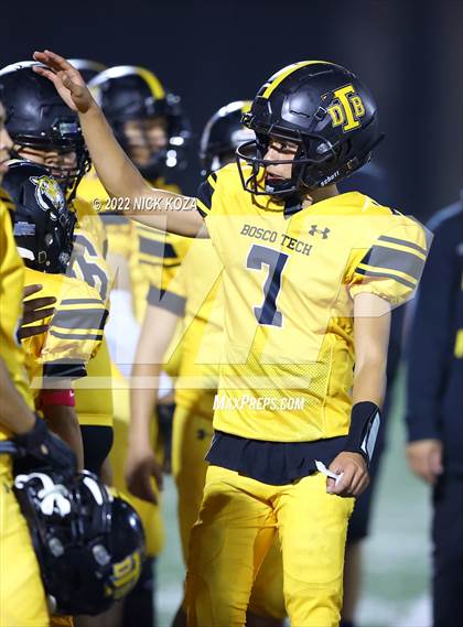 Thumbnail 1 in Verbum Dei vs. Bosco Tech photogallery.
