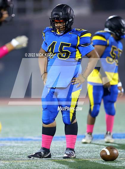 Thumbnail 1 in Verbum Dei vs. Bosco Tech photogallery.