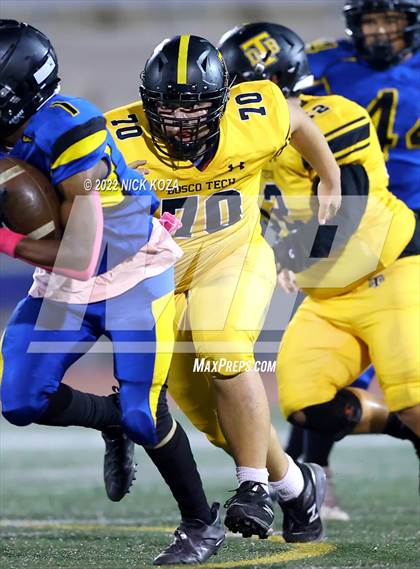 Thumbnail 1 in Verbum Dei vs. Bosco Tech photogallery.