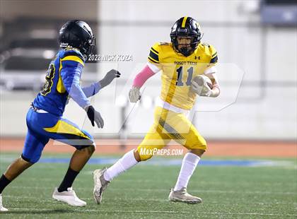 Thumbnail 1 in Verbum Dei vs. Bosco Tech photogallery.