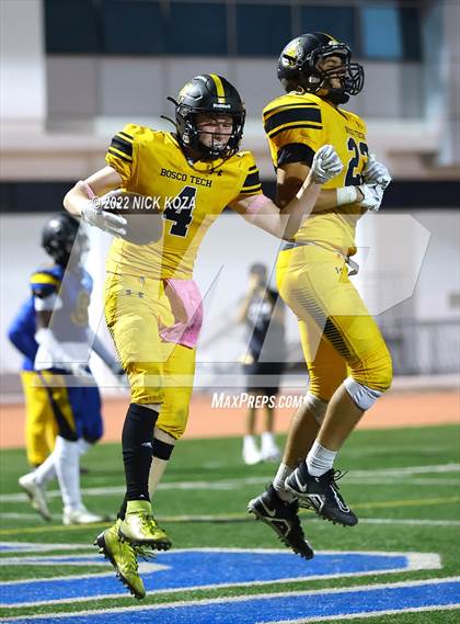Thumbnail 1 in Verbum Dei vs. Bosco Tech photogallery.