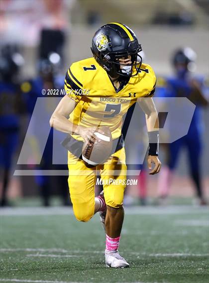 Thumbnail 1 in Verbum Dei vs. Bosco Tech photogallery.