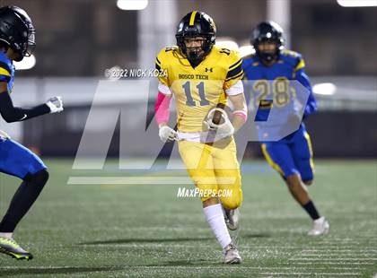 Thumbnail 1 in Verbum Dei vs. Bosco Tech photogallery.