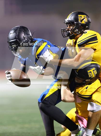 Thumbnail 1 in Verbum Dei vs. Bosco Tech photogallery.