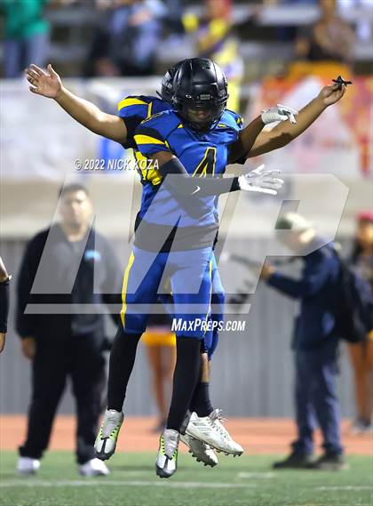 Thumbnail 1 in Verbum Dei vs. Bosco Tech photogallery.