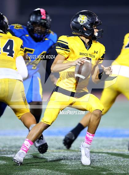 Thumbnail 2 in Verbum Dei vs. Bosco Tech photogallery.