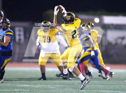 Thumbnail 2 in Verbum Dei vs. Bosco Tech photogallery.