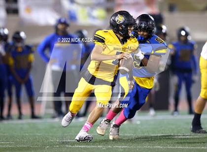 Thumbnail 1 in Verbum Dei vs. Bosco Tech photogallery.