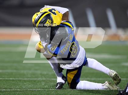 Thumbnail 2 in Verbum Dei vs. Bosco Tech photogallery.